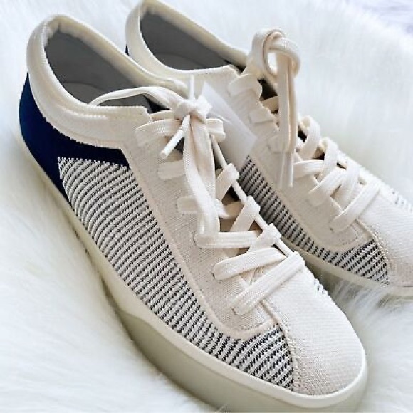 Rothy’s The Lace up washable sneakers size 8 - Picture 2 of 10